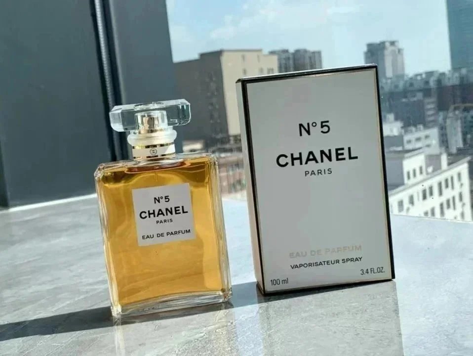 Chanel No.5 Eau De Parfum Spray 100ml