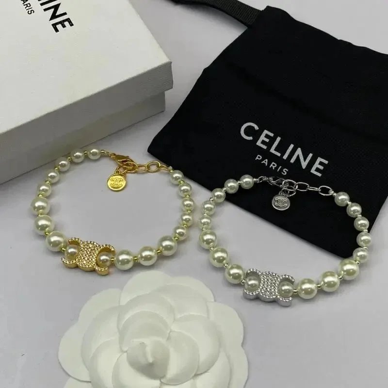 Chanel Interlocking Bracelet Gold/White/Crystal in Metal/Glass Pearls
