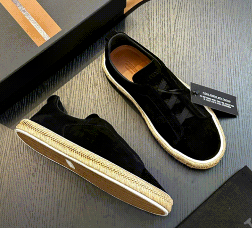 Clarks Originals Black Suede Desert Boots for Men